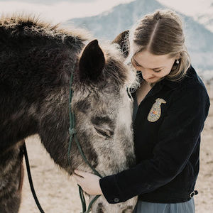 Meet your Posher, Caroline